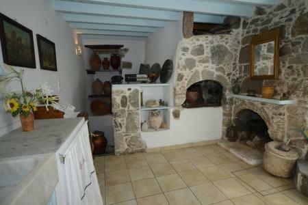 Old Traditional House Mandraki  Exterior photo